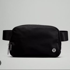 NWT Lululemon Everywhere Belt Bag